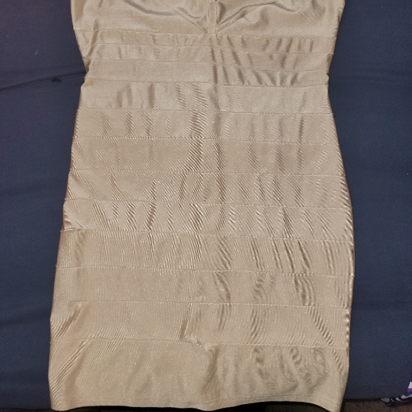 Beautiful Nude mini Dress - Picture 2 of 2